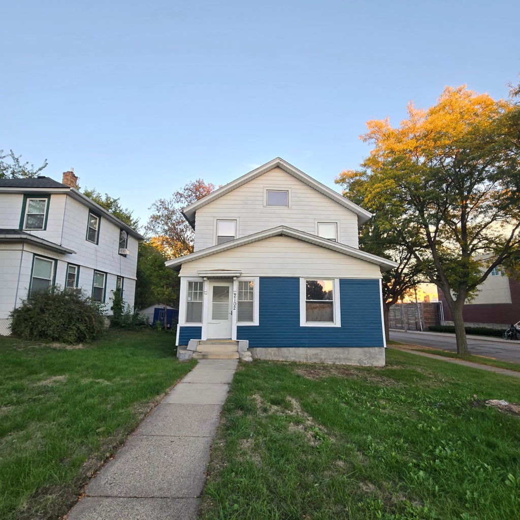 Photo of 2102 Lyndale Avenue N, Minneapolis, MN 55411 (MLS # 7154704)