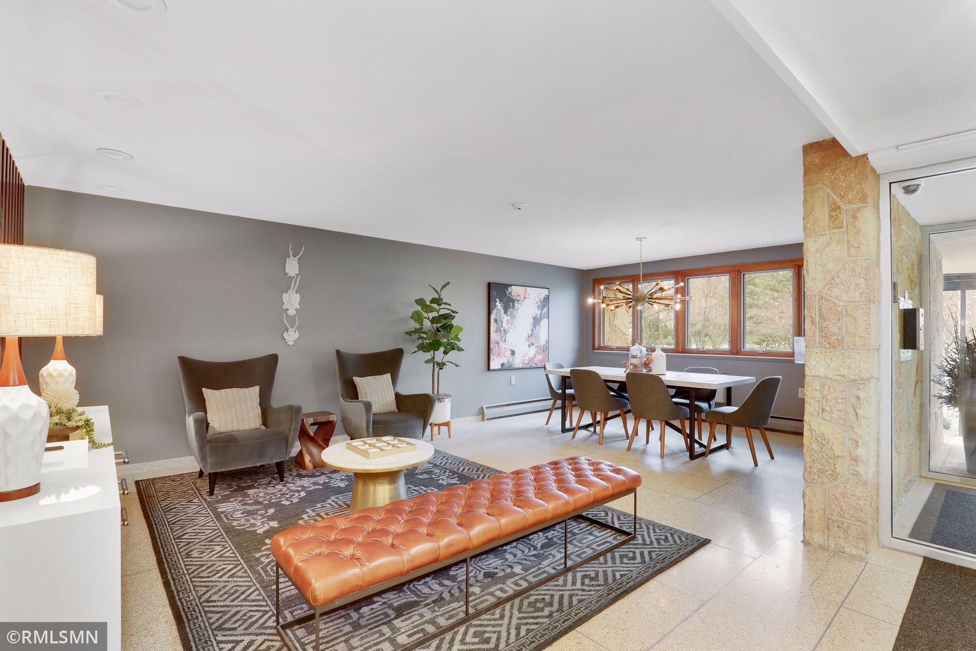 2928 Dean Parkway 2I