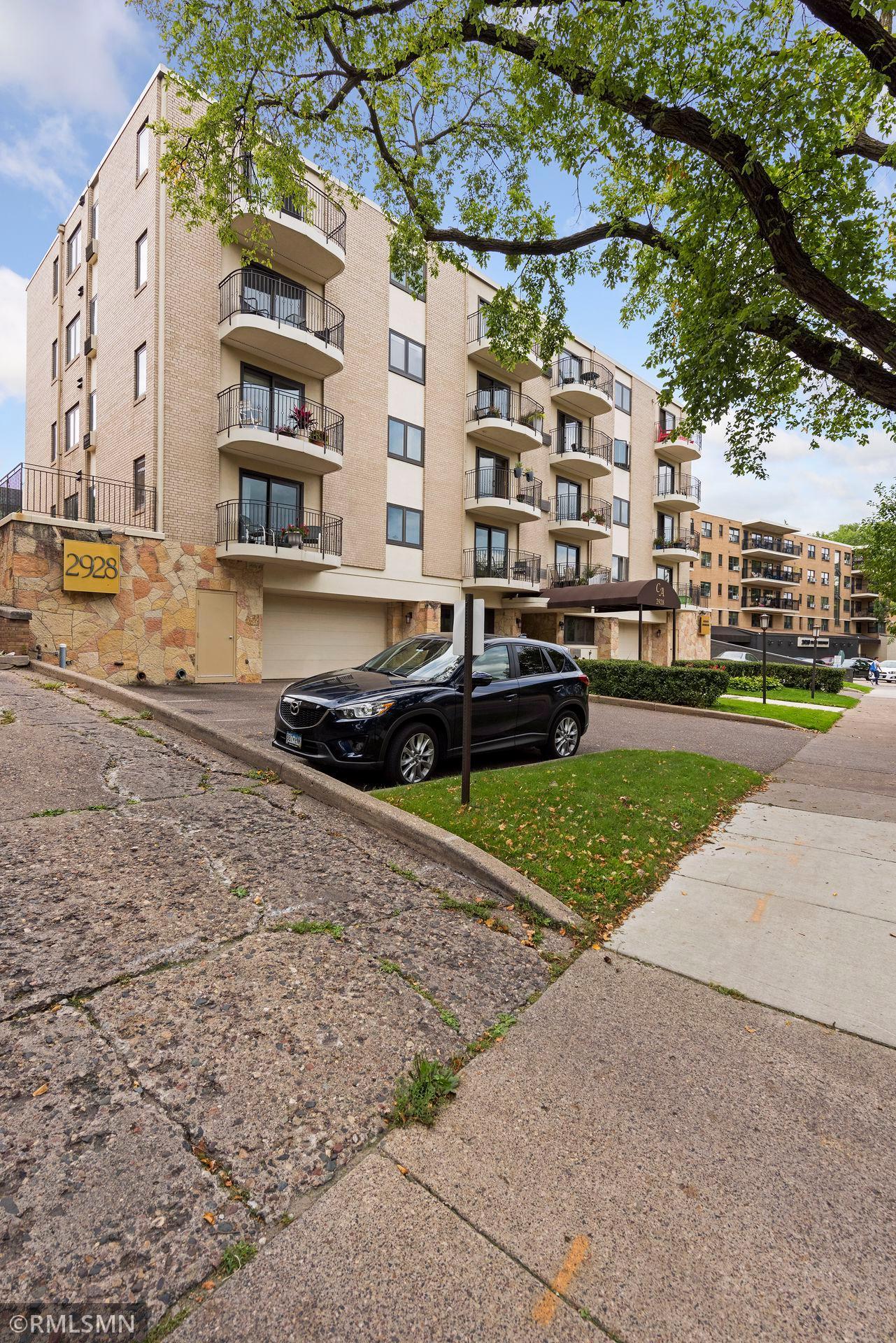 2928 Dean Parkway 2I