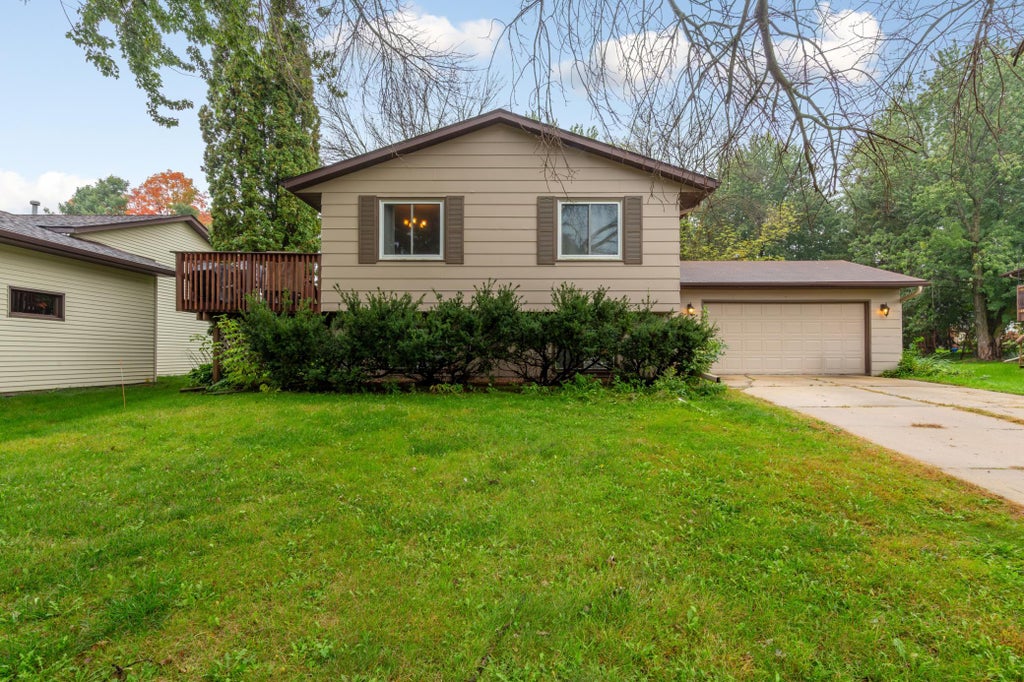 Photo of 8 Aspen Court, Faribault, MN 55021 (MLS # 7151436)