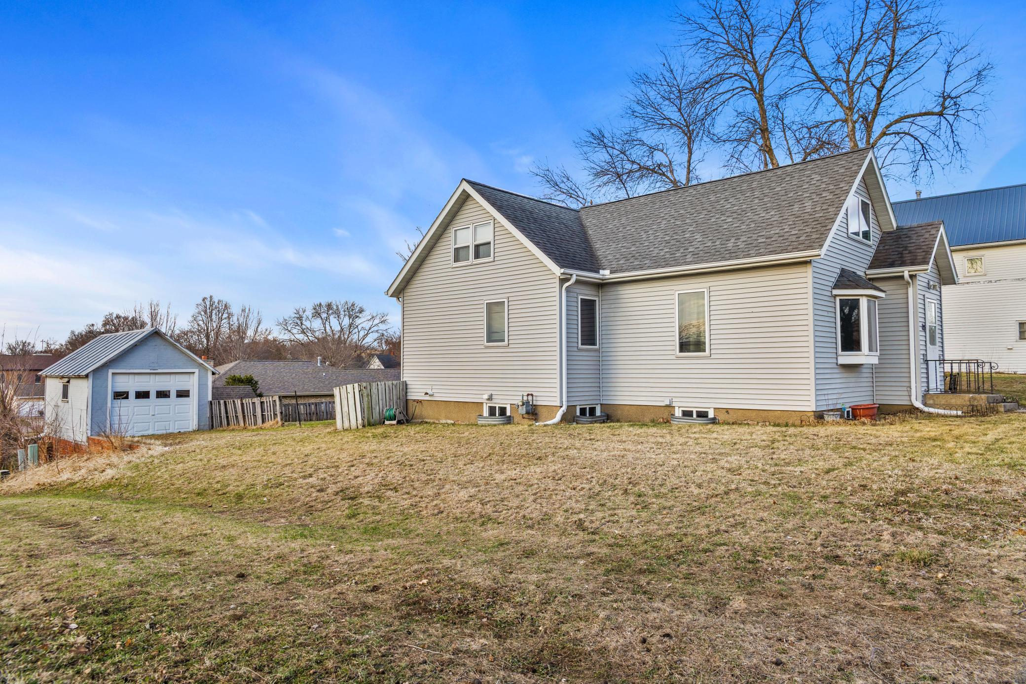 117 W Van Dusen Street