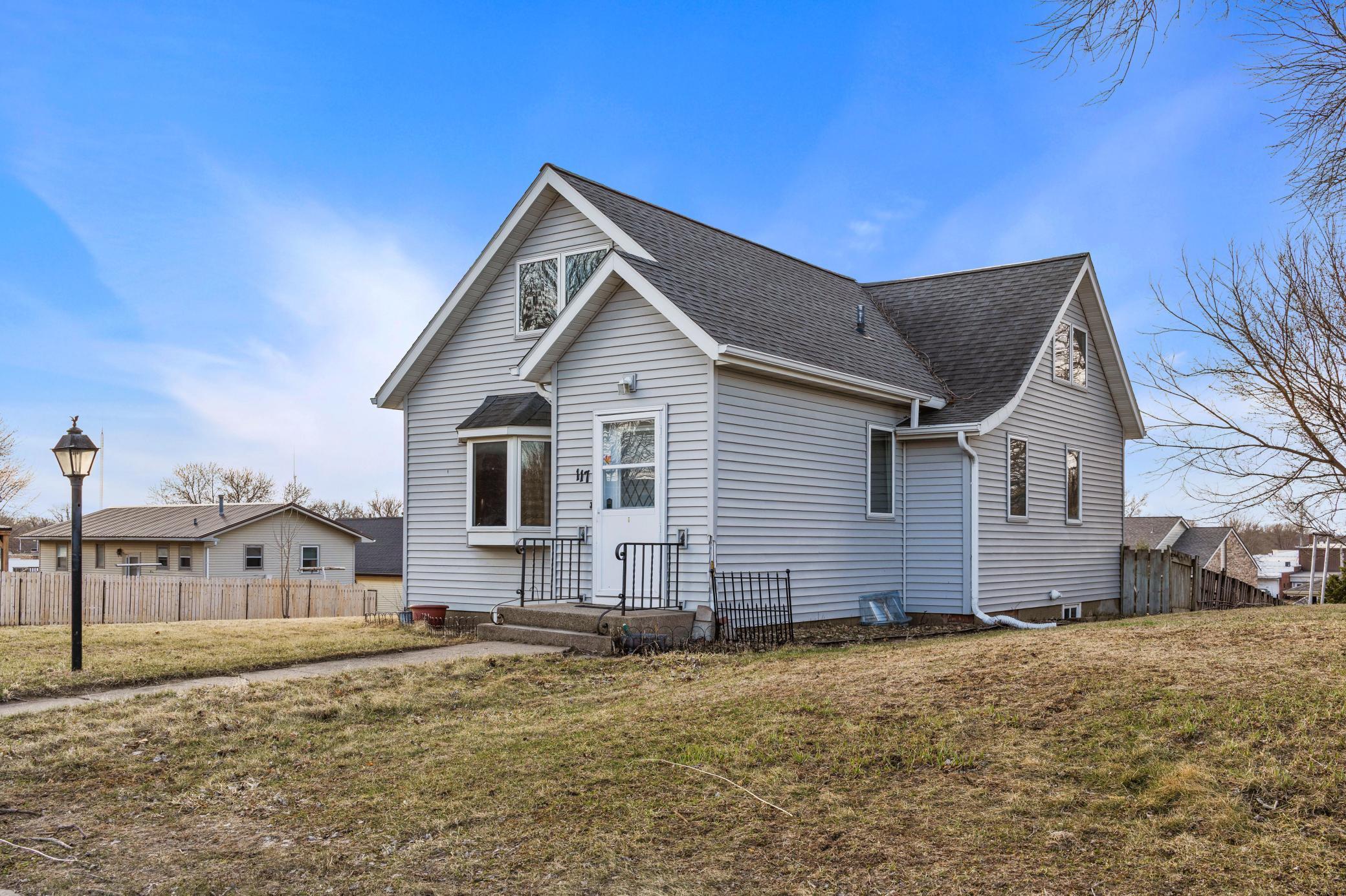 117 W Van Dusen Street