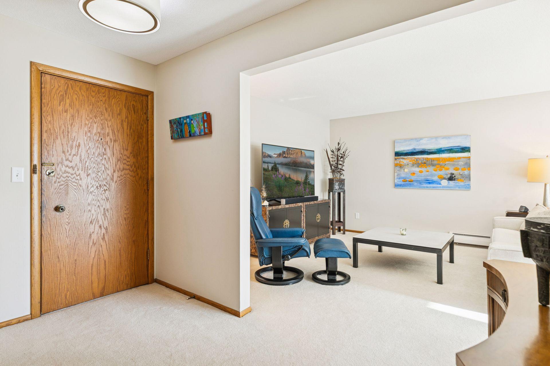 100 Imperial Drive W 404