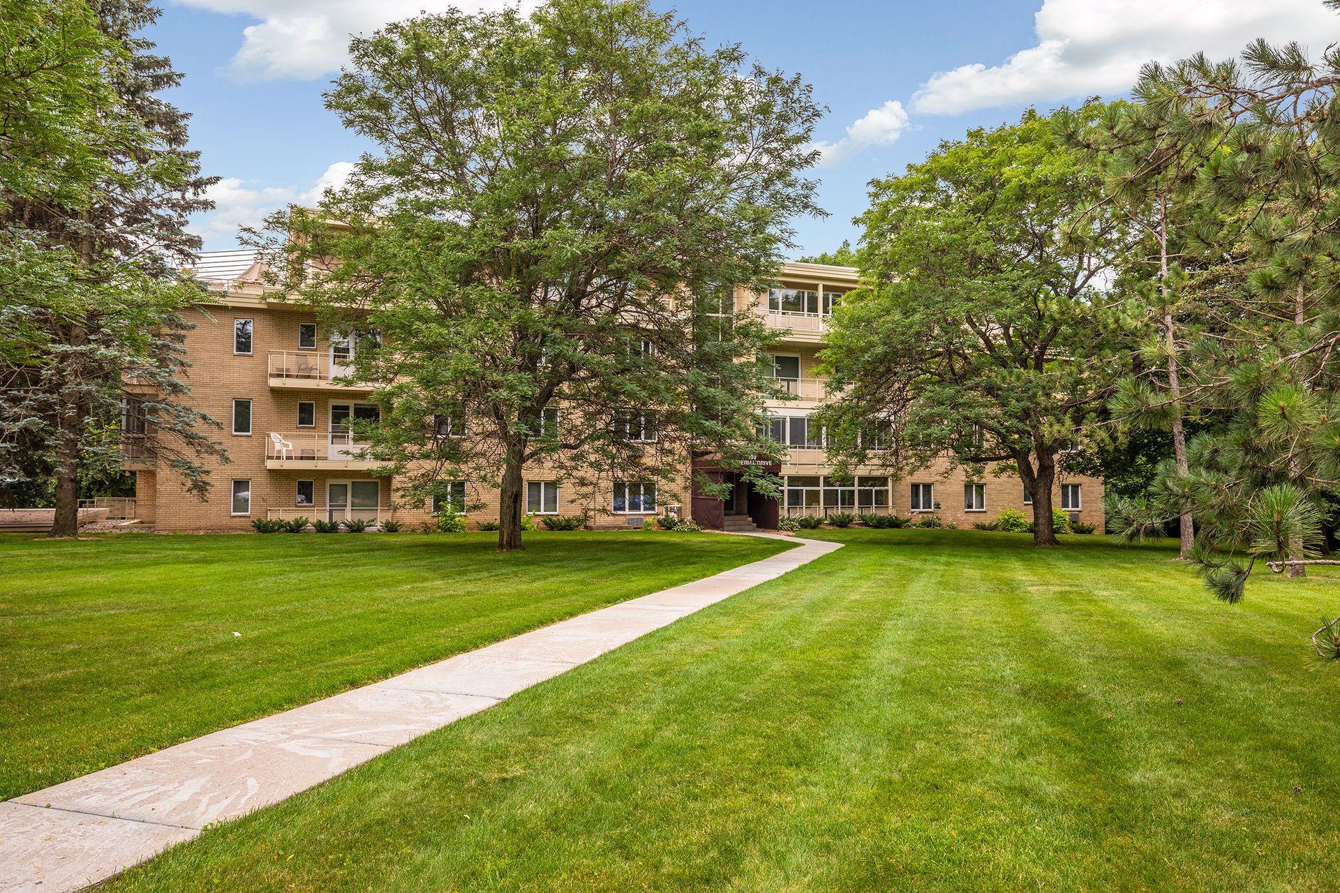 100 Imperial Drive W 404