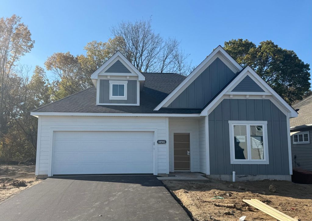 Photo of 10502 Glenbrook Avenue South Ave, Cottage Grove, MN 55016 (MLS # 7003933)