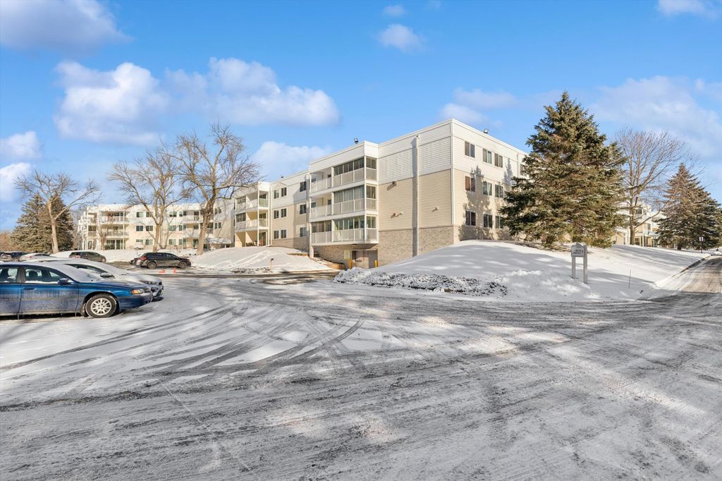 Photo of 130 Demont Avenue E #142, Little Canada, MN 55117 (MLS # 7055548)