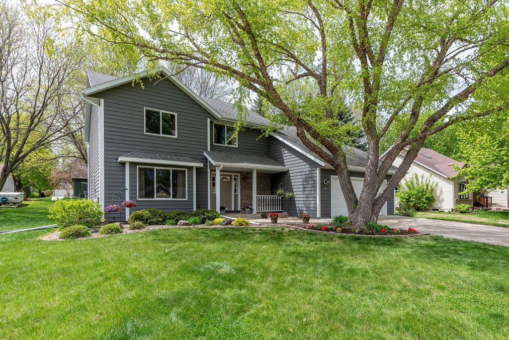 Photo of 305 Chancery Lane, Mankato, MN 56001 (MLS # 7074070)