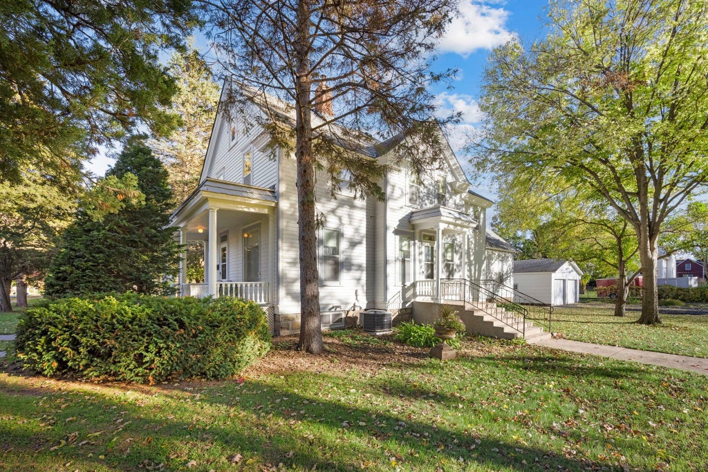 Photo of 221 8th Street W, Hastings, MN 55033 (MLS # 7150070)