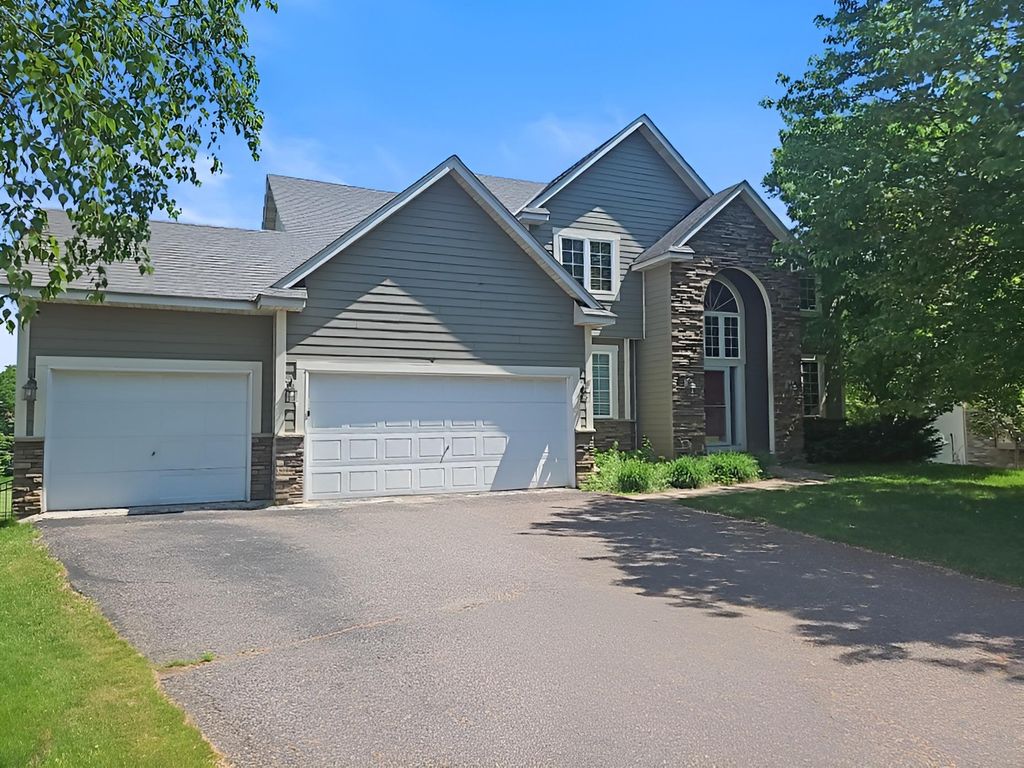 Photo of 10455 Glen Eagle Circle, Woodbury, MN 55129 (MLS # 7090575)