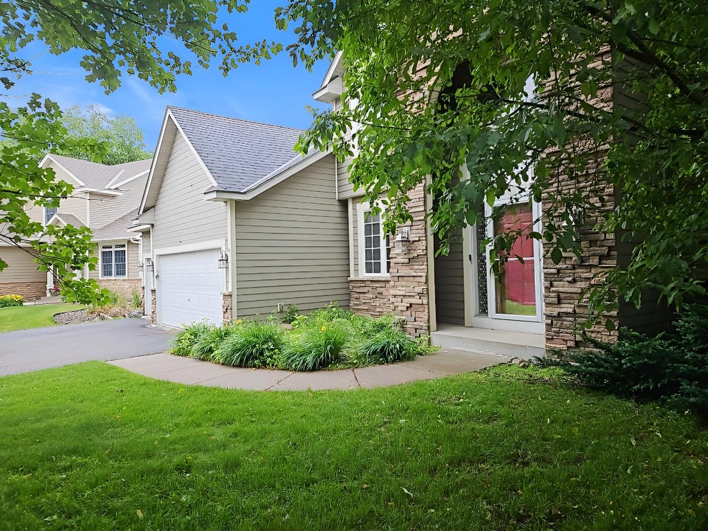 Photo of 10455 Glen Eagle Circle, Woodbury, MN 55129 (MLS # 7090575)