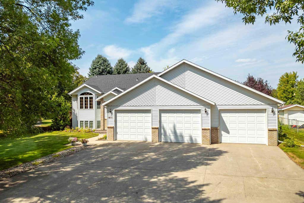 Photo of 811 4th Avenue NE, Barnesville, MN 56514 (MLS # 7127870)