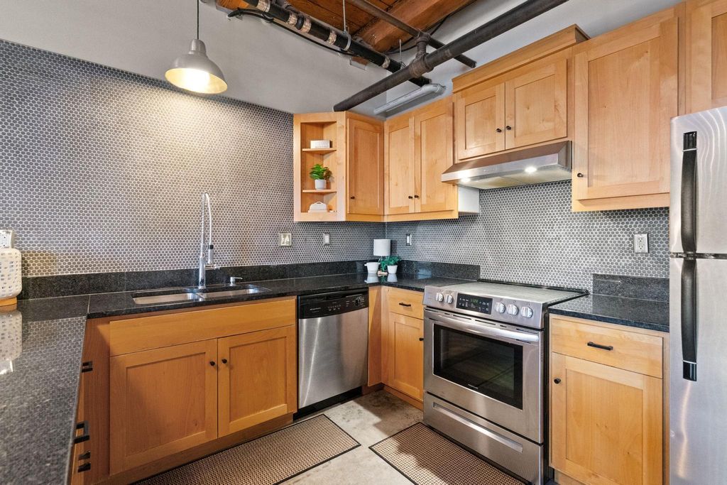 Photo of 127 5th Street NE #205, Minneapolis, MN 55413 (MLS # 6823135)