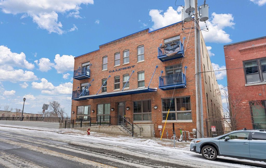 Photo of 127 5th Street NE #205, Minneapolis, MN 55413 (MLS # 6823135)