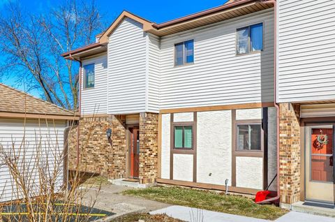 2058 Pathways Drive 9 Saint Paul MN 55119