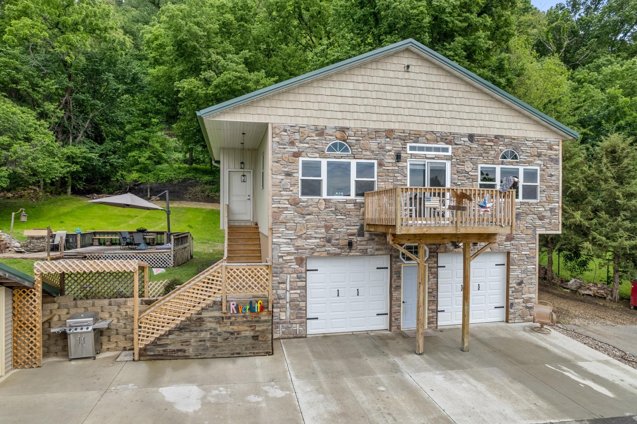 160 N State Road 35