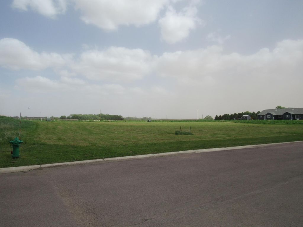 Photo of 121 Bluestem Drive, Blue Earth, MN 56013 (MLS # 7050060)