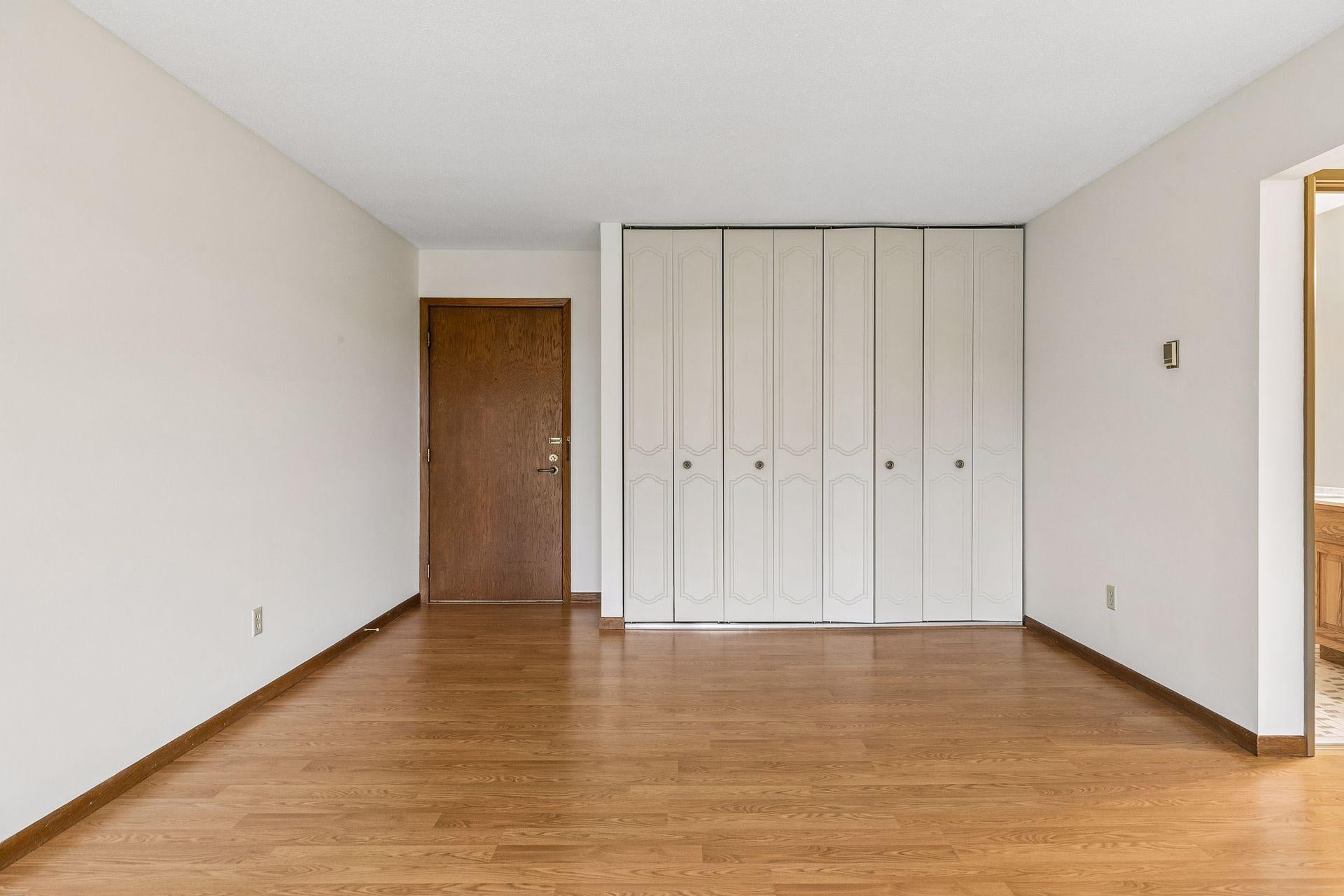 2700 Oxford Street N 140