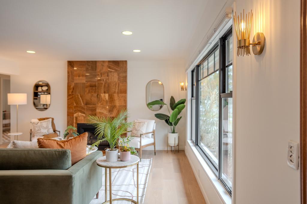 4262 Wooddale Avenue S