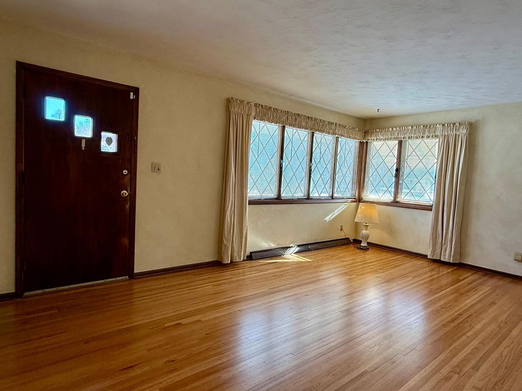 Photo of 483 Birmingham Street, Saint Paul, MN 55106 (MLS # 7011645)