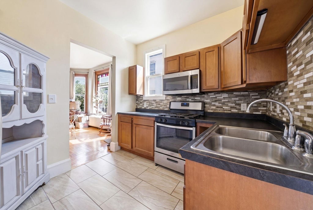 Photo of 621 E 36th Street, Minneapolis, MN 55407 (MLS # 7085401)