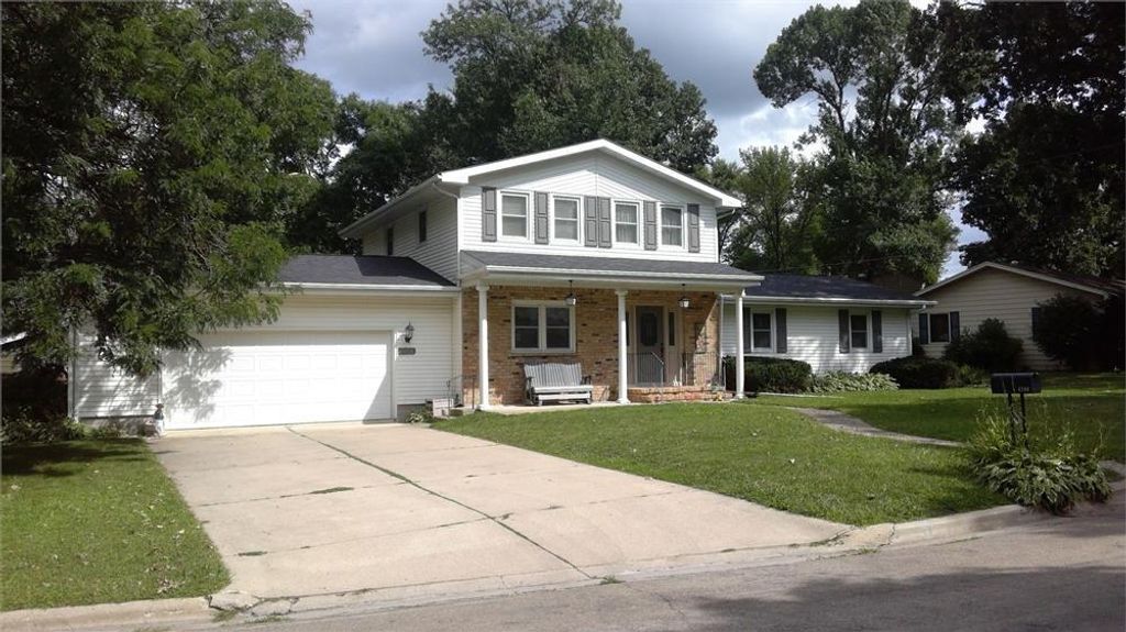 Photo of 1106 Foothills Circle, Albert Lea, MN 56007 (MLS # 7023993)