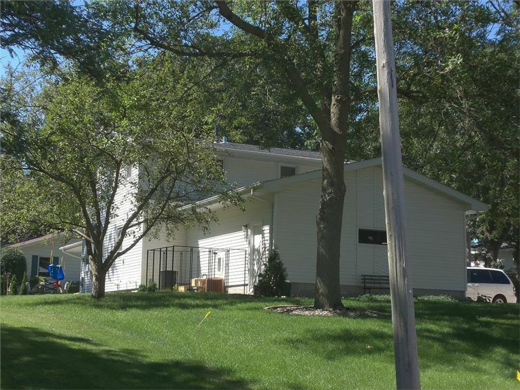 Photo of 1106 Foothills Circle, Albert Lea, MN 56007 (MLS # 7023993)