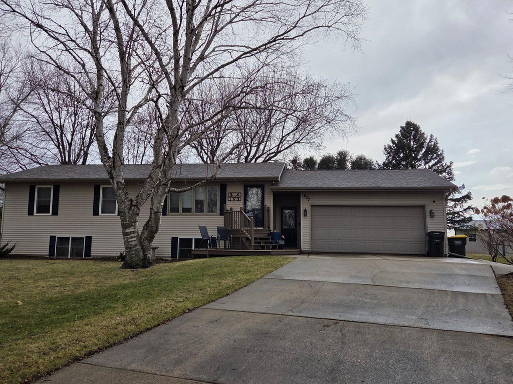 Photo of 937 Candy Circle, Kandiyohi, MN 56251 (MLS # 7053757)