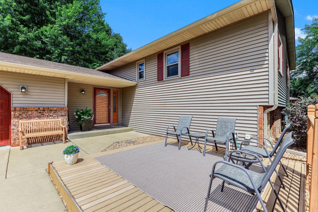 Photo of 4261 Dunrovin Lane, Eagan, MN 55123 (MLS # 7114269)