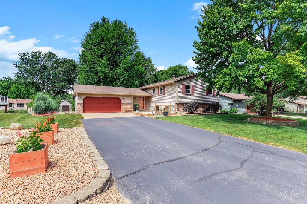 Photo of 4261 Dunrovin Lane, Eagan, MN 55123 (MLS # 7114269)