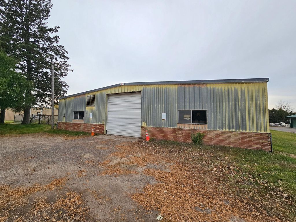 Photo of 232 Beechwood Ave, Braham, MN 55006 (MLS # 7000297)