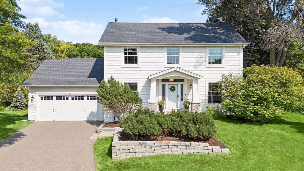 Photo of 210 Piedmont Court, Chanhassen, MN 55317 (MLS # 7119875)