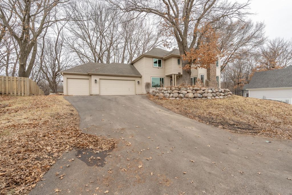 Photo of 4809 Four Seasons Drive, Eagan, MN 55122 (MLS # 7025410)