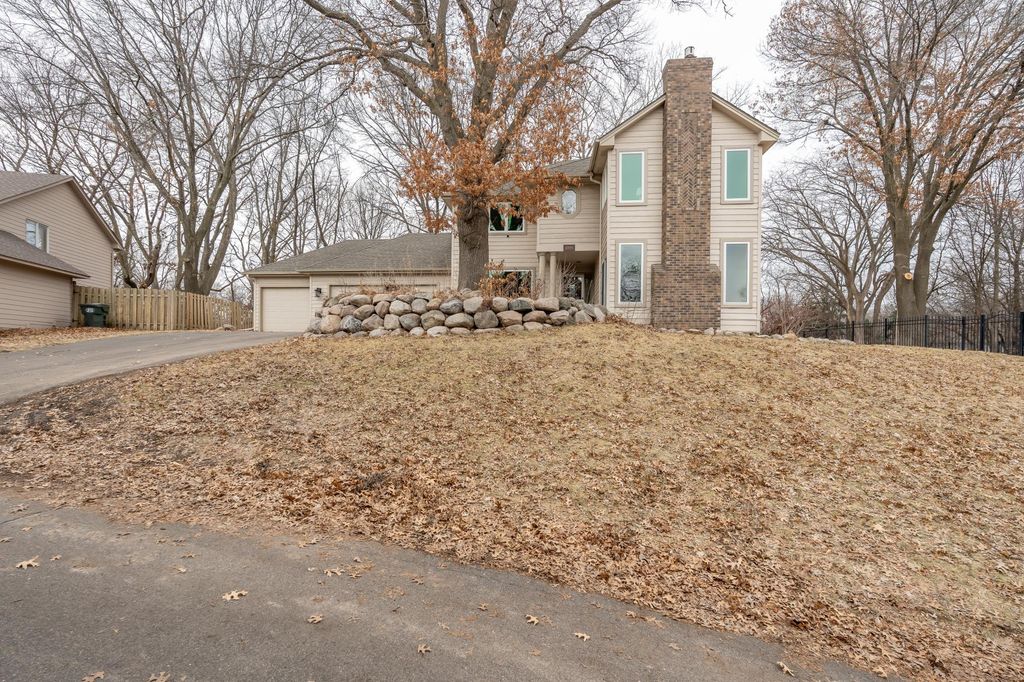 Photo of 4809 Four Seasons Drive, Eagan, MN 55122 (MLS # 7025410)