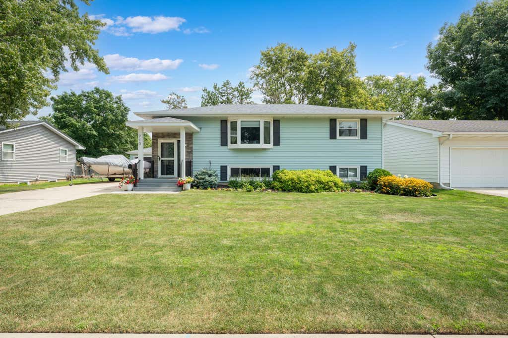 Photo of 710 4th Avenue SE, Stewartville, MN 55976 (MLS # 7119755)