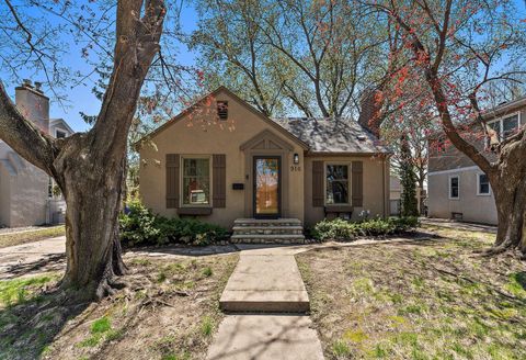 910 Nevada Avenue W Saint Paul MN 55117