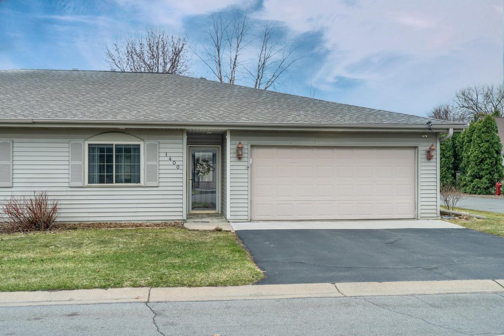 Photo of 1400 Sweet Grass St, Hudson, WI 54016 (MLS # 7048352)