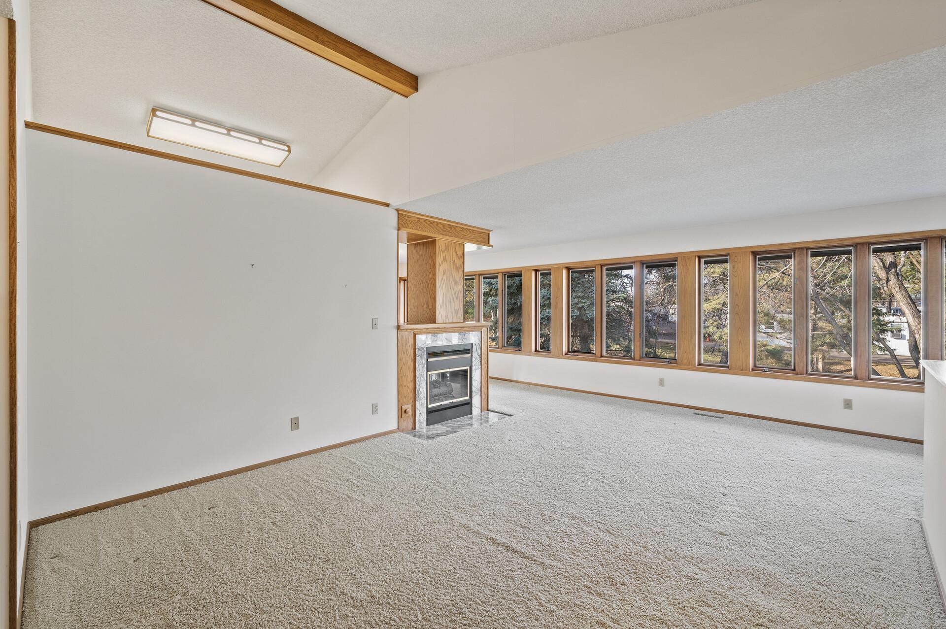 1142 Rose Place