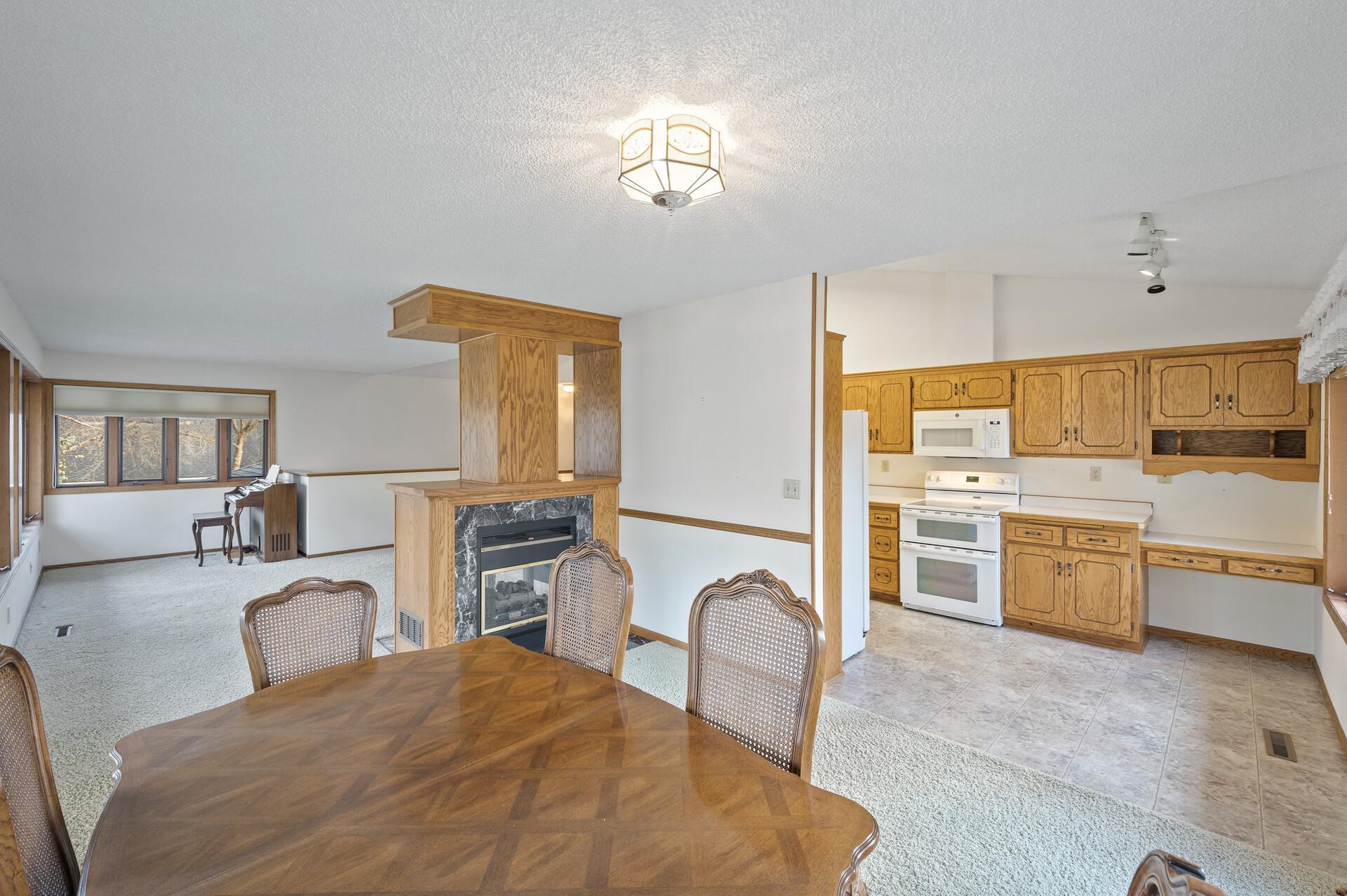 1142 Rose Place
