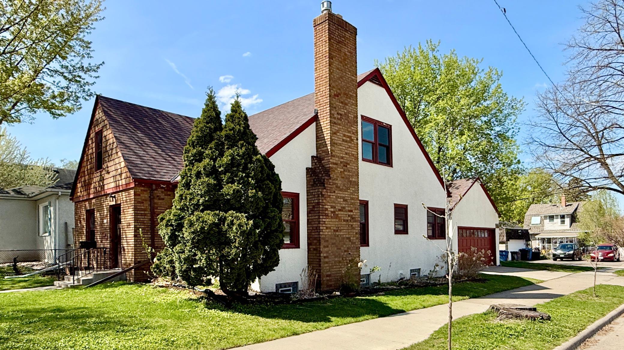 2748 NE Ulysses Street NE