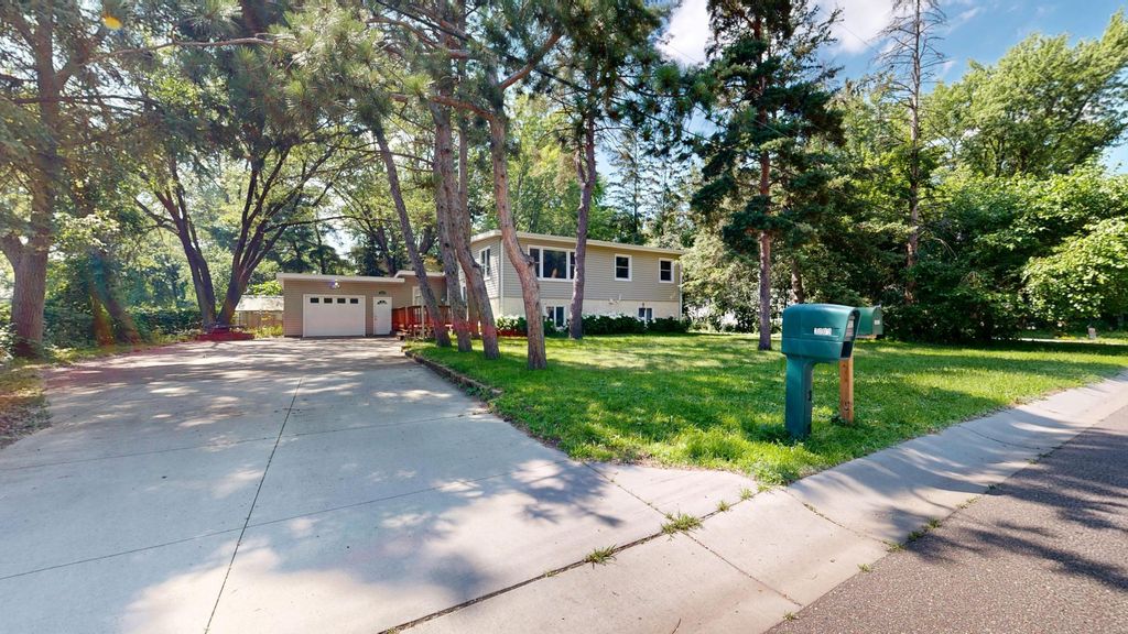Photo of 3003 Greenbrier Street, Little Canada, MN 55117 (MLS # 7014574)