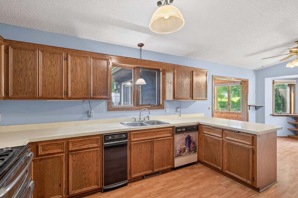 Photo of 888 Nina Court, Mendota Heights, MN 55118 (MLS # 7101783)