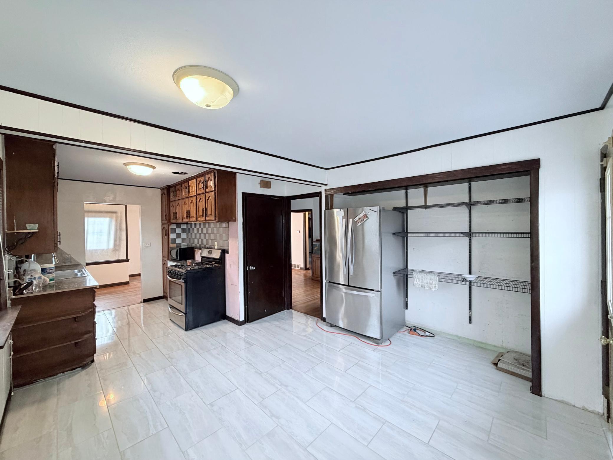 1569 Montana Avenue E