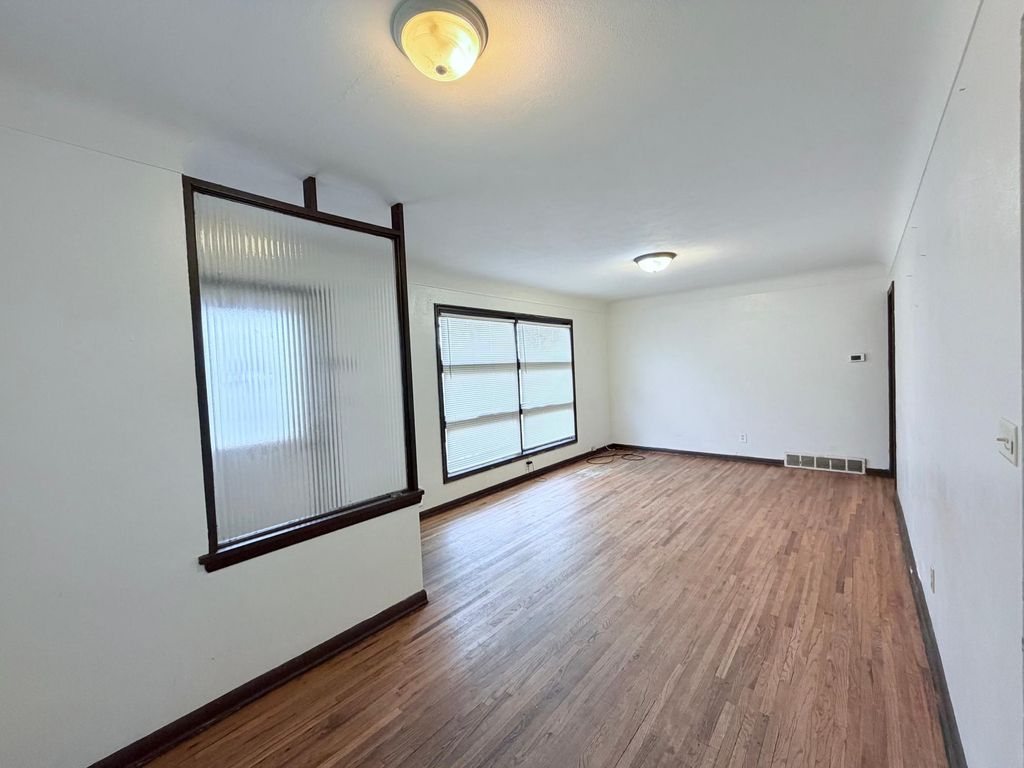 Photo of 1569 Montana Avenue E, Saint Paul, MN 55106 (MLS # 6822488)