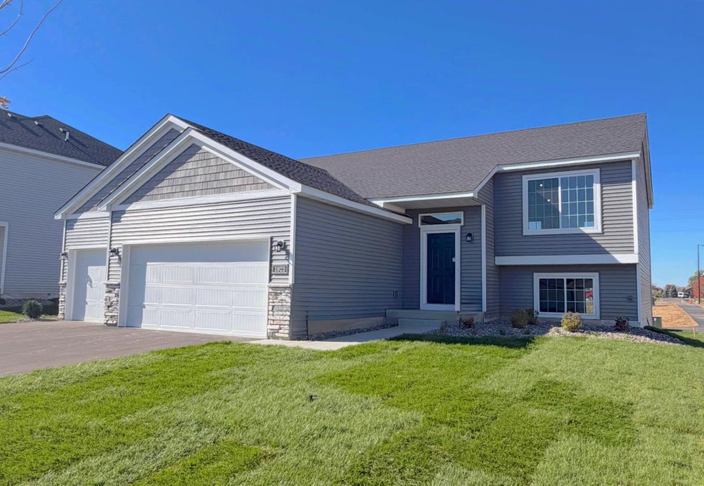 Photo of 1923 Pierce Street S, Cambridge, MN 55008 (MLS # 7167013)