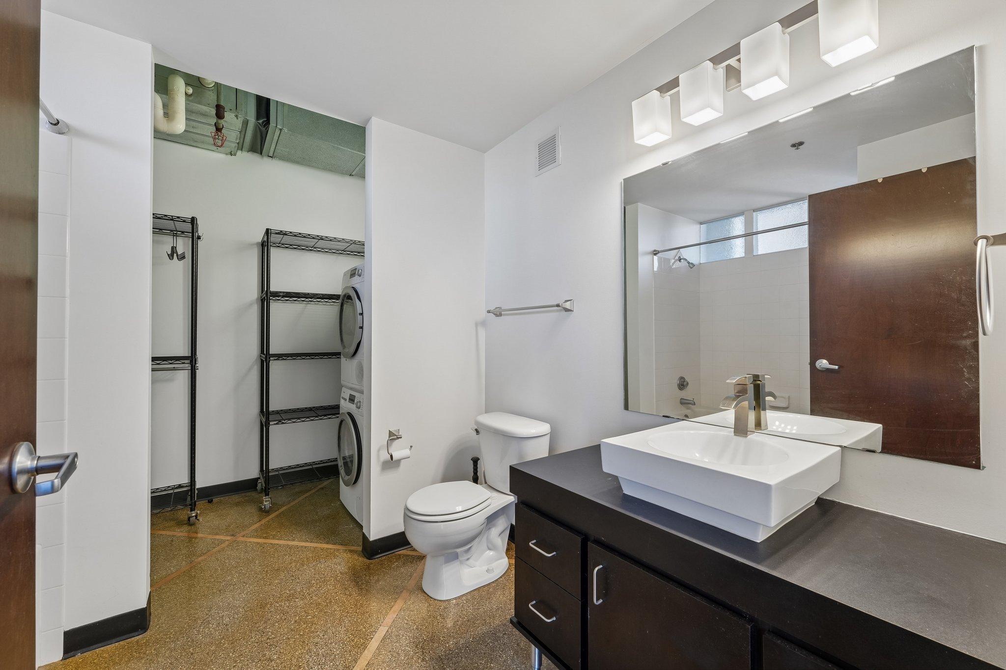 350 Saint Peter Street 1010