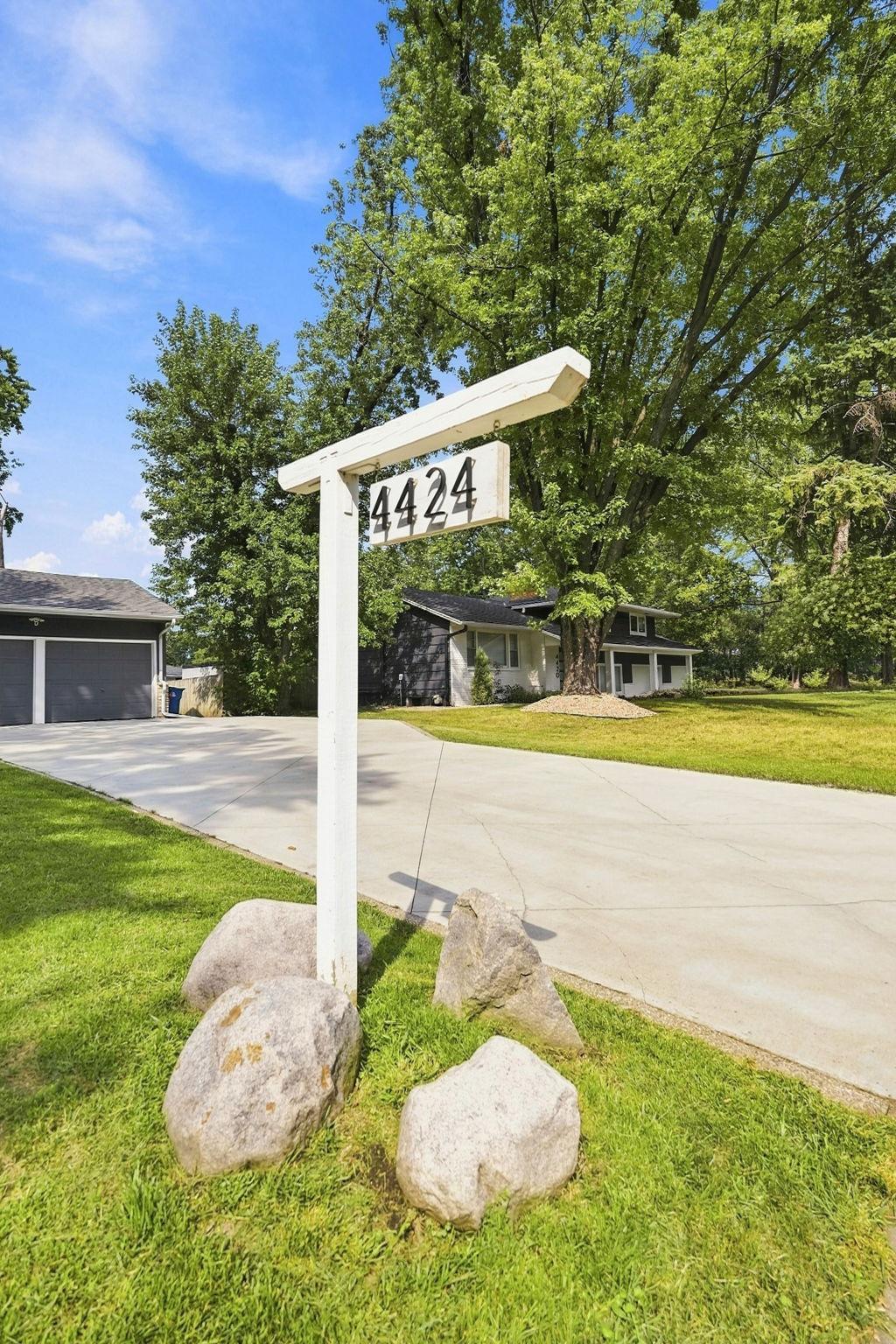 Photo of 4424 W 70th St ST, Edina, MN 55435 (MLS # 7164075)