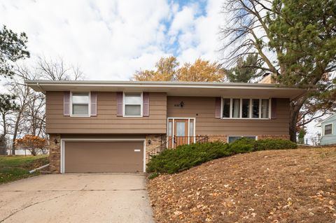 Photo of 4141 Colorado Avenue N, Crystal, MN 55422 (MLS # 7005863)