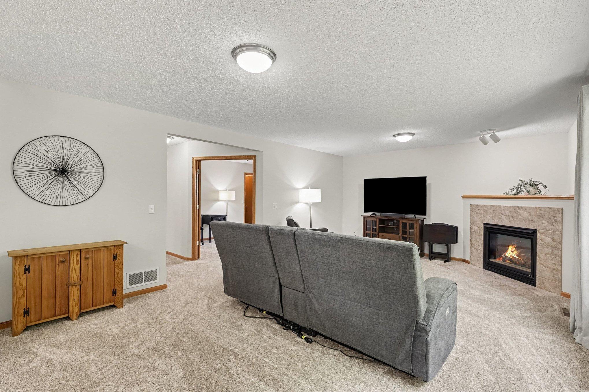 14901 Hillside Trail