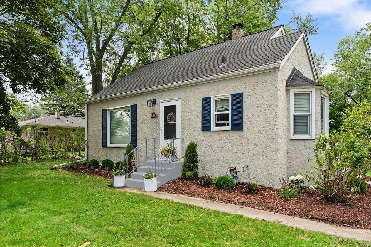 774 County Road B W