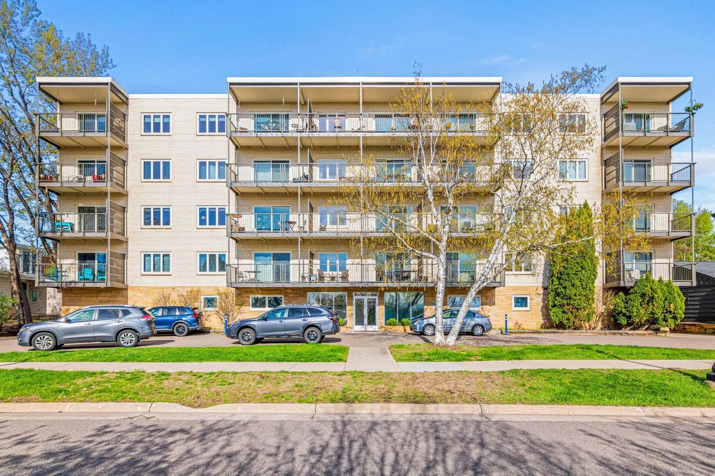 Photo of 200 N Mississippi River Boulevard #2A, Saint Paul, MN 55104 (MLS # 7061363)